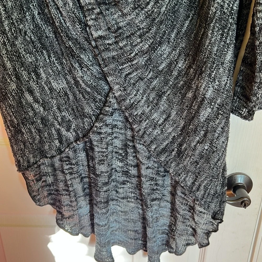 Hands to hearts black/blue hi-low overlay tunic sz L-XL
